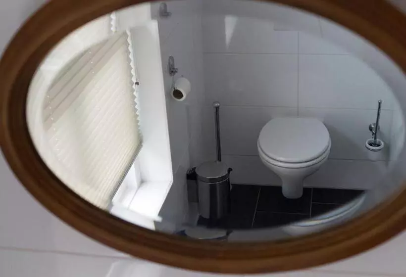 Aamiaismajoitus (B&B) Bij De Buren