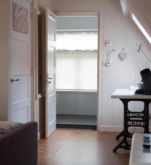 مبيت وإفطار Bij De Buren