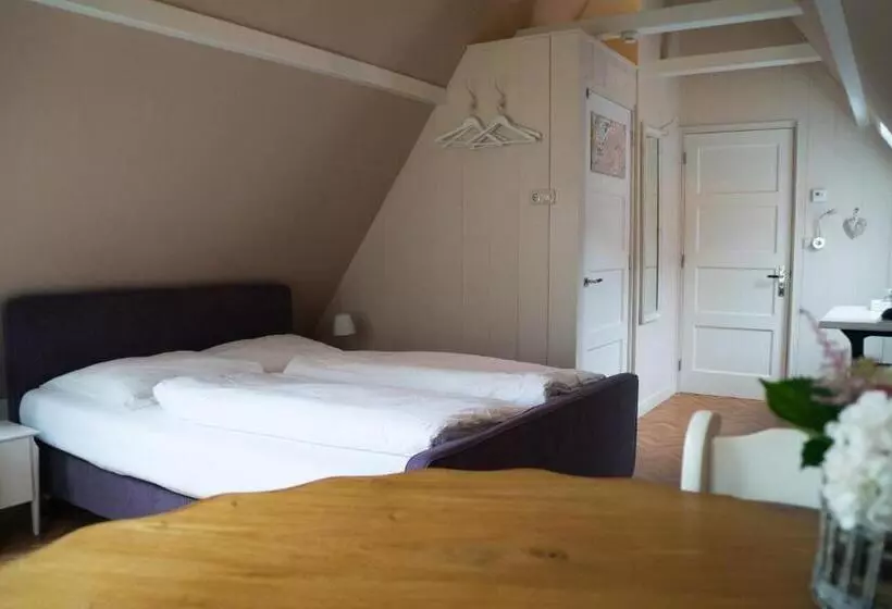 Aamiaismajoitus (B&B) Bij De Buren