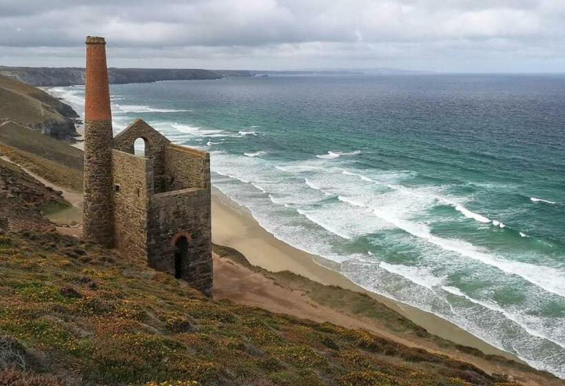 Bed and Breakfast Coombe Farmhouse