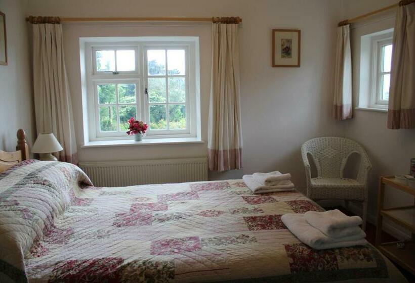 Bed and Breakfast Coombe Farmhouse