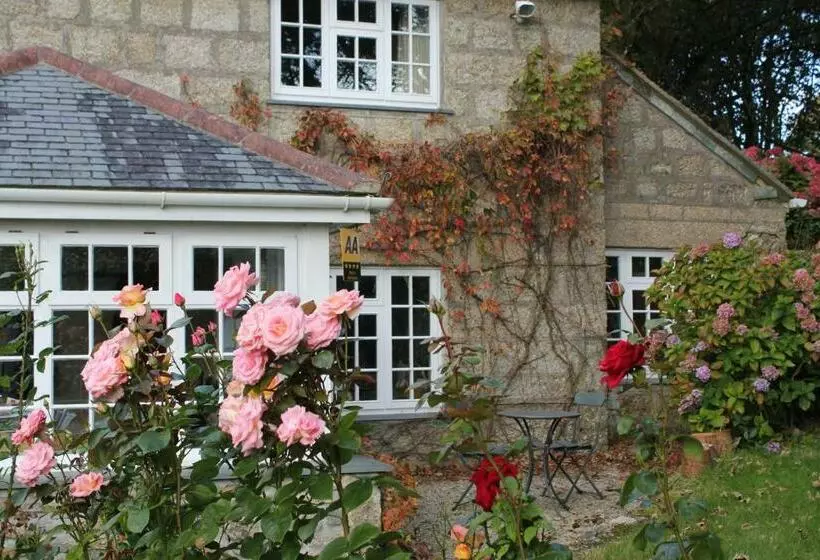 ベッドアンドブレックファースト Coombe Farmhouse