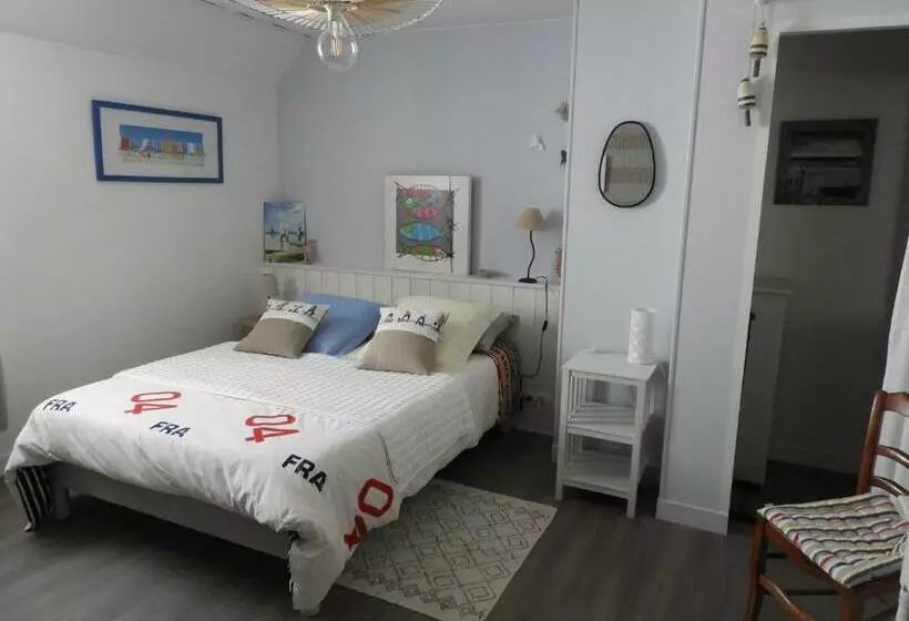 Aamiaismajoitus (B&B) Les Volets Bleus