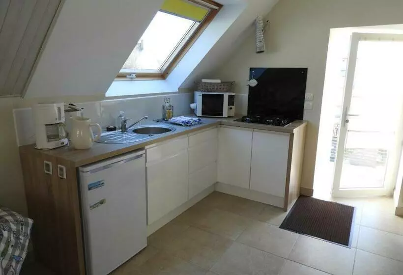 Aamiaismajoitus (B&B) Les Volets Bleus