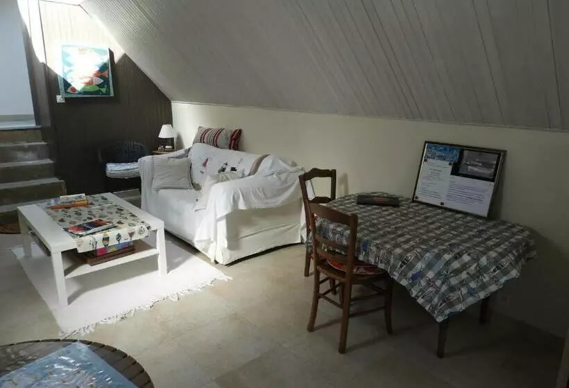 Aamiaismajoitus (B&B) Les Volets Bleus