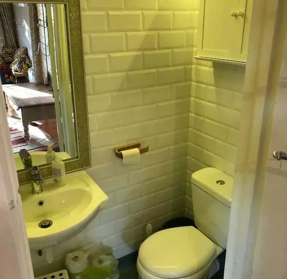 Crabapple Cottage B&b