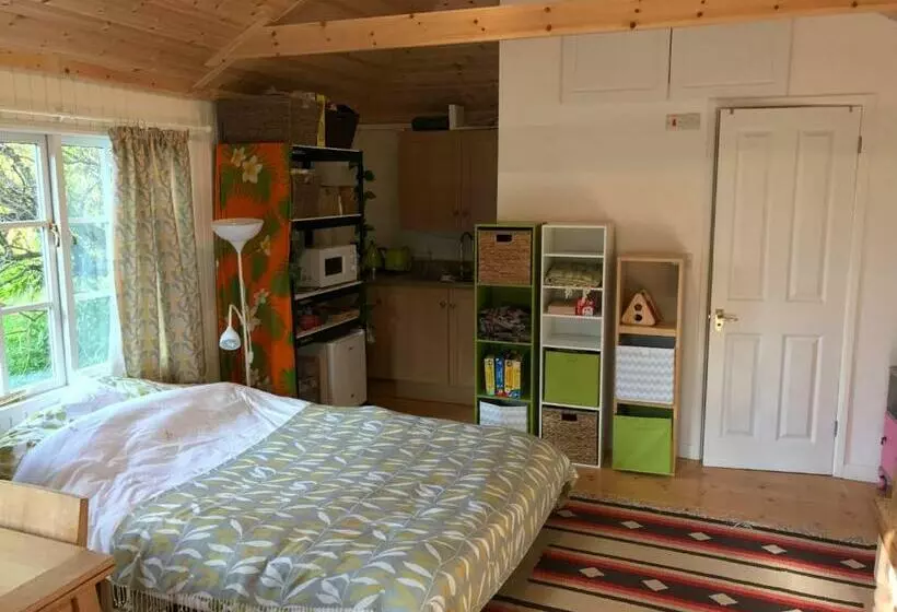 Crabapple Cottage B&b