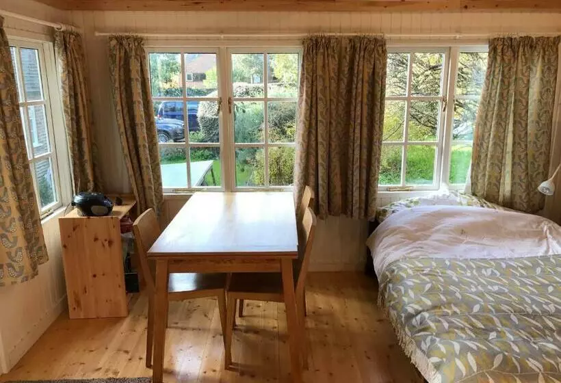 Crabapple Cottage B&b