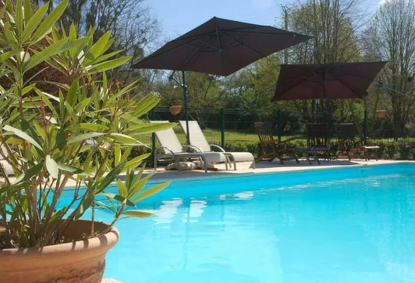 Le Logis Du Pressoir Chambre D Hotes Bed & Breakfast In Beautiful 18th Century Estate In The Heart O
