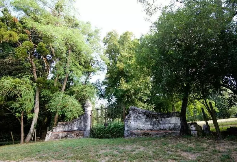 Le Logis Du Pressoir Chambre D Hotes Bed & Breakfast In Beautiful 18th Century Estate In The Heart O