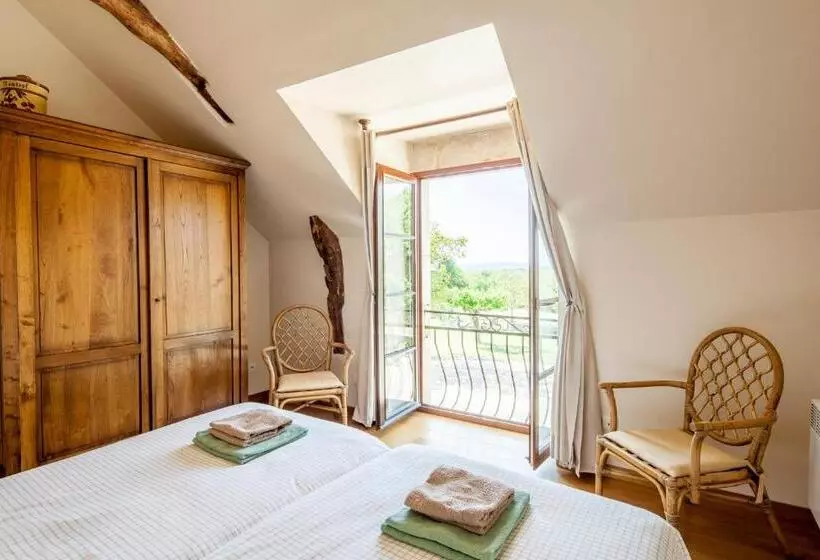ベッドアンドブレックファースト Chambres Et Table D Hôtes La Panacée