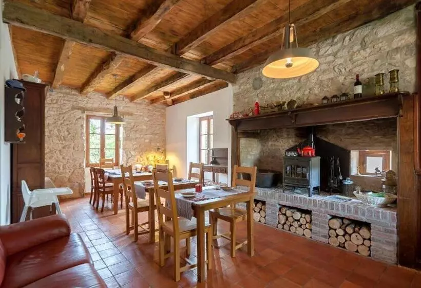 ベッドアンドブレックファースト Chambres Et Table D Hôtes La Panacée