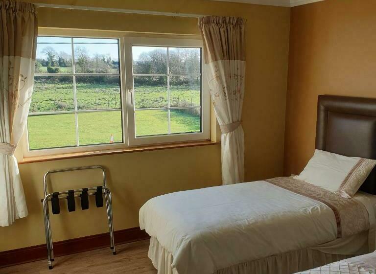 Bed and Breakfast Cloghan Lodge