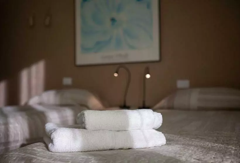 تختخواب و صبحانه Il Verde Pino