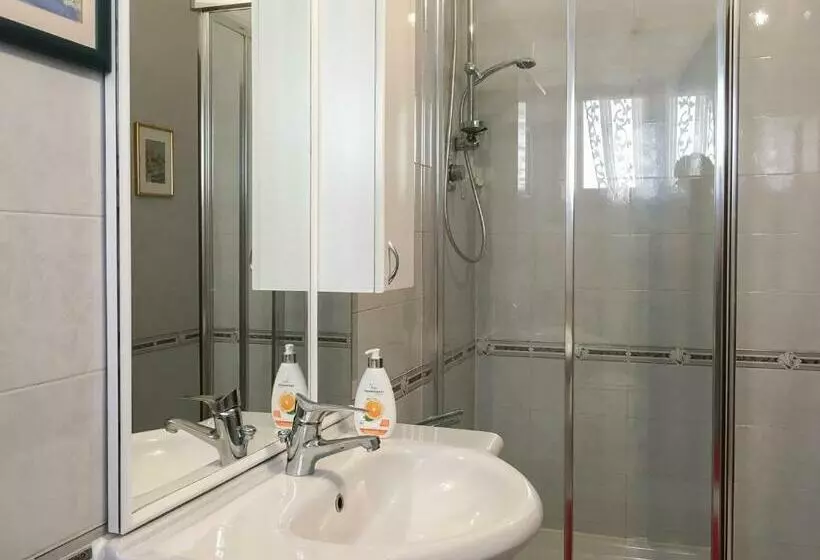 تختخواب و صبحانه Il Verde Pino