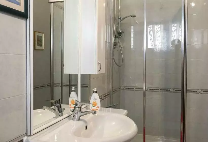 تختخواب و صبحانه Il Verde Pino