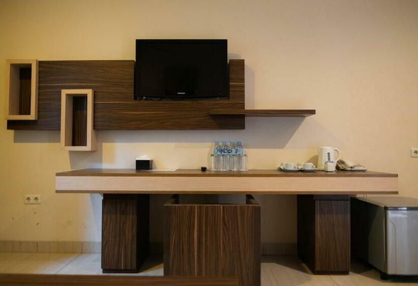 Otel Driam Riverside Resort