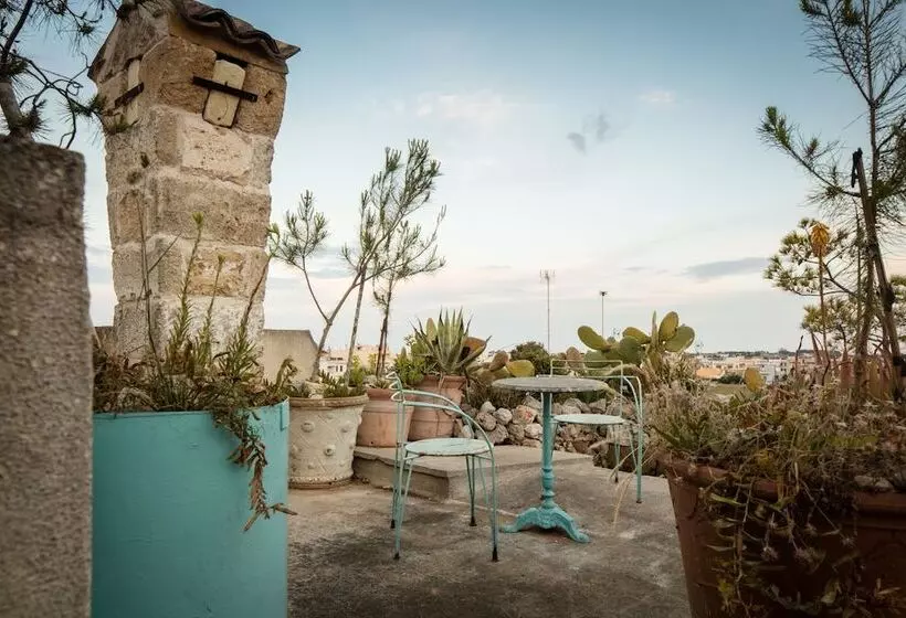 Majatalo Castle Xviii Near Sea