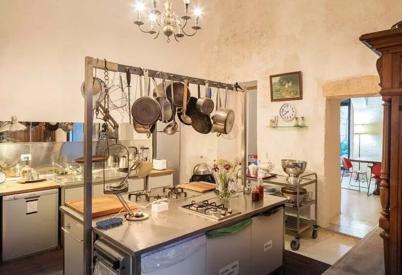 Majatalo Castle Xviii Near Sea