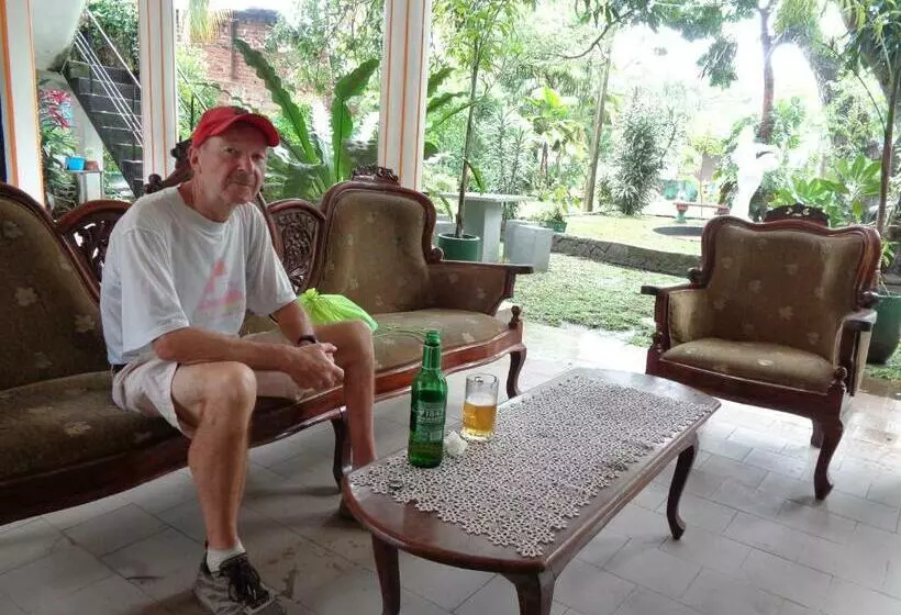 Majatalo Saranga Holiday Inn