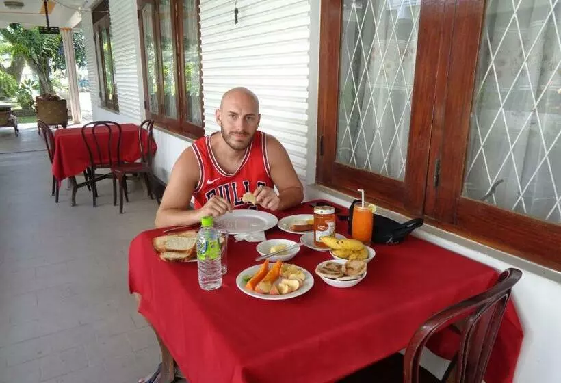 Majatalo Saranga Holiday Inn