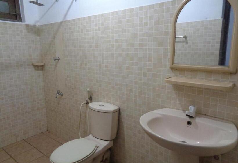 Пансион Saranga Holiday Inn