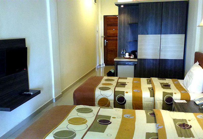 בית מלון כפרי Bintan Cabana Beach Resort