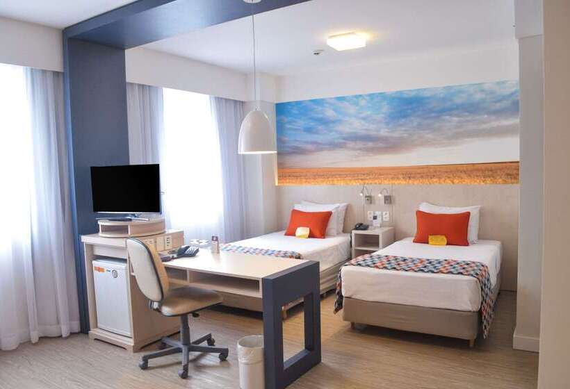 Отель Comfort Suites Alphaville