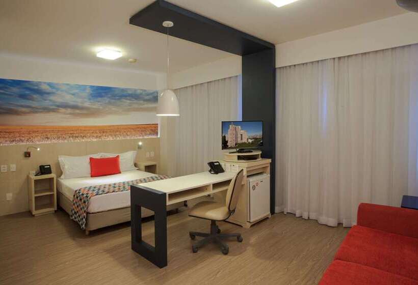 Отель Comfort Suites Alphaville