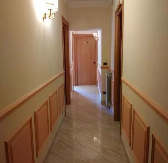 فندق Magic House