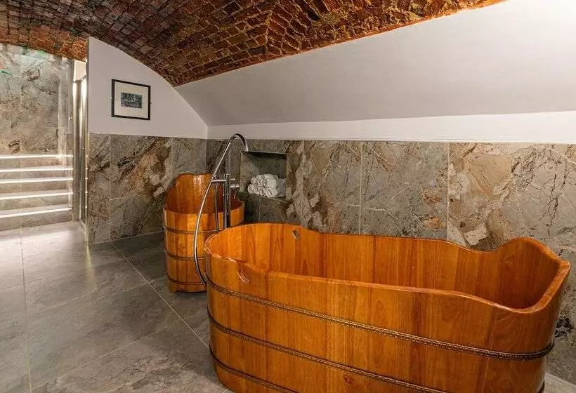 בית מלון כפרי The French Partridge