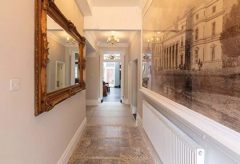 בית מלון כפרי The French Partridge