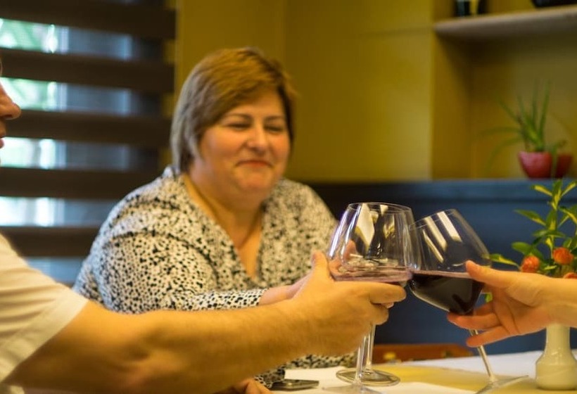 فندق Victoria Tirana