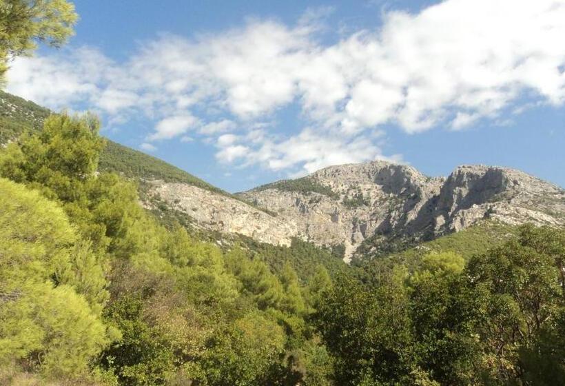 Parnis Palace Hotel Suites