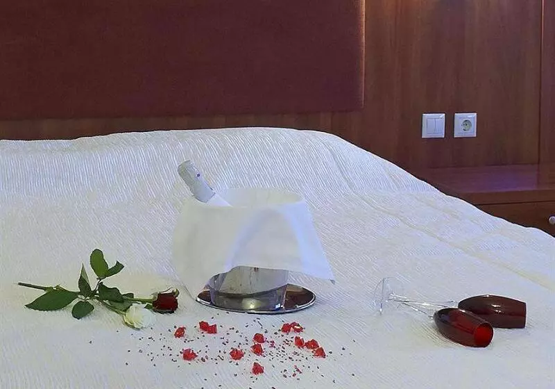 Parnis Palace Hotel Suites