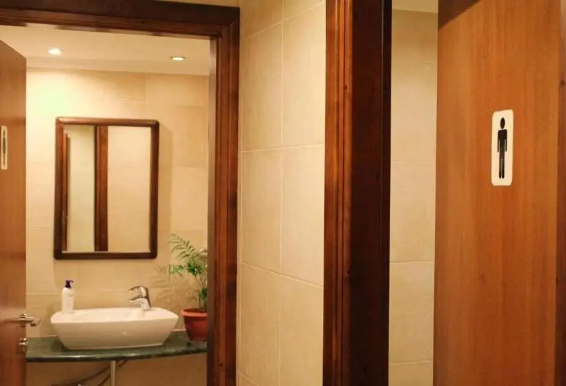 Royal Aparthotel City Centre