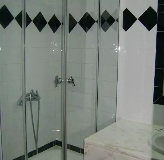 Hotelli D Iberica Alojamento