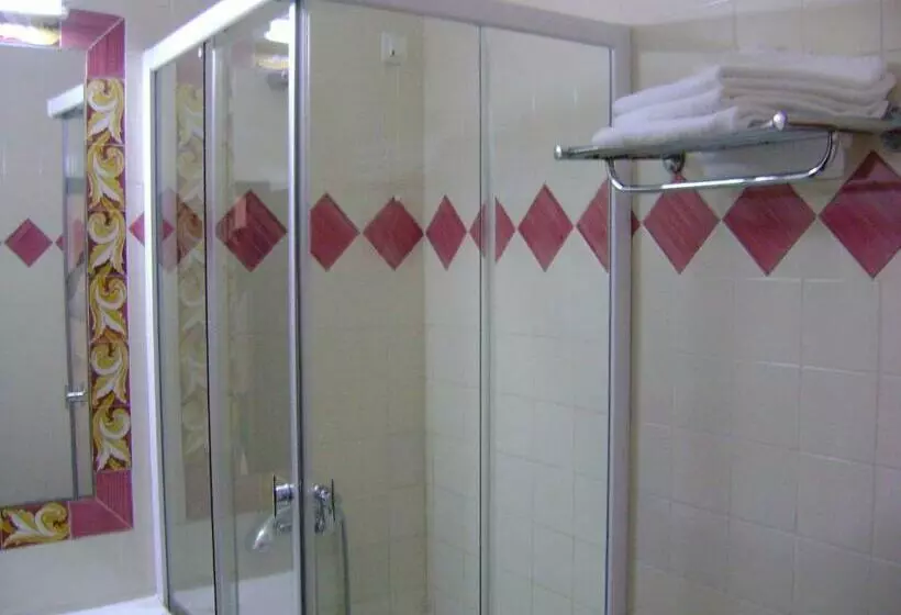 Hotelli D Iberica Alojamento