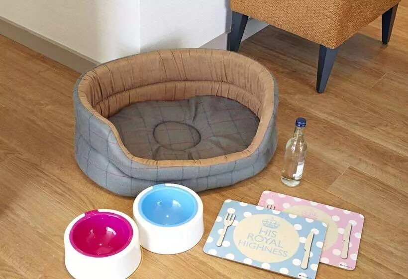 Cheval Three Quays At The Tower Of London