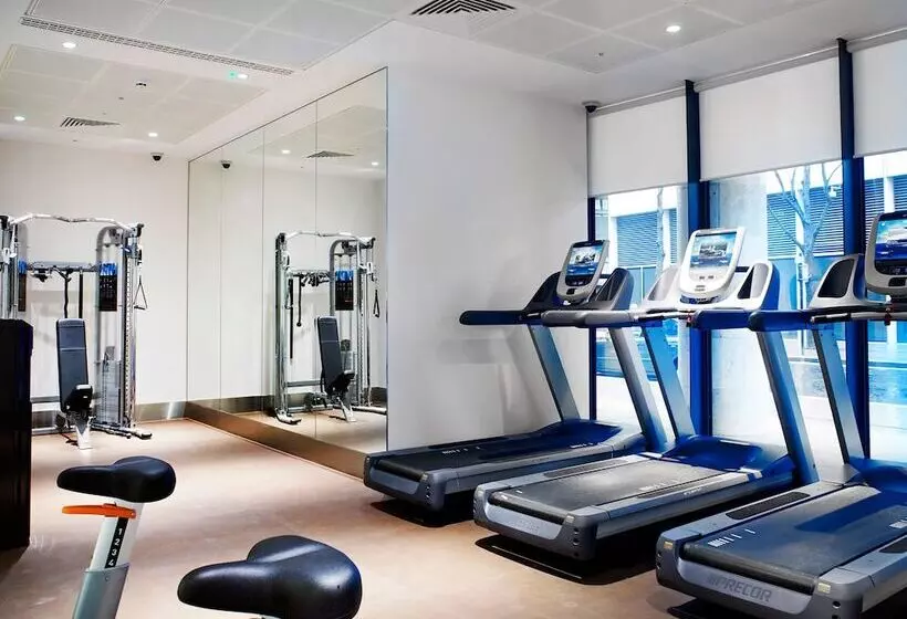 Cheval Three Quays At The Tower Of London