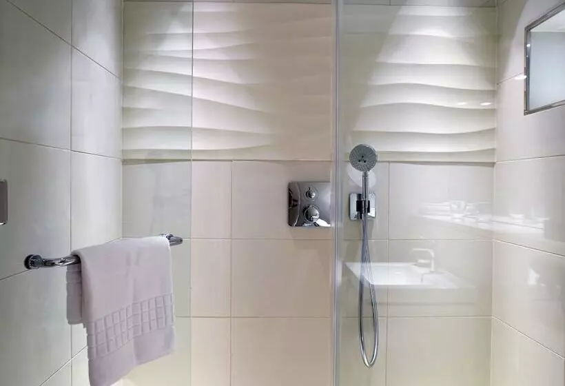 Cheval Three Quays At The Tower Of London