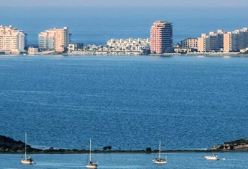 בית מלון כפרי Alaska