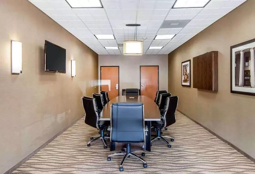 هتل Comfort Suites Marietta Parkersburg