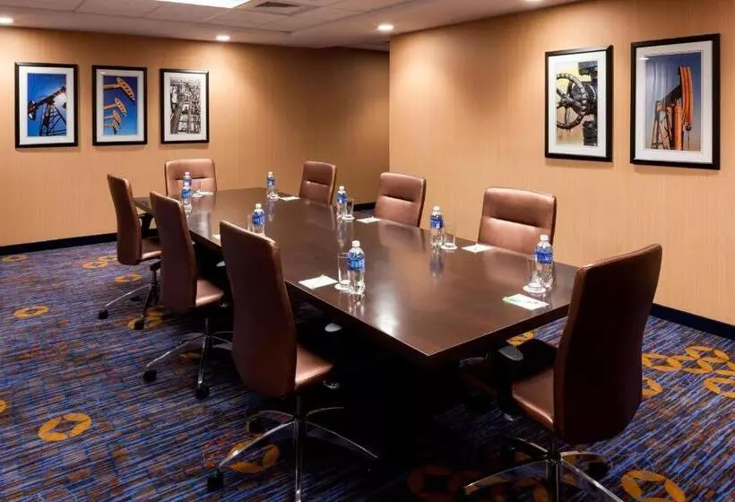 בית מלון כפרי Courtyard By Marriott Houston North/shenandoah