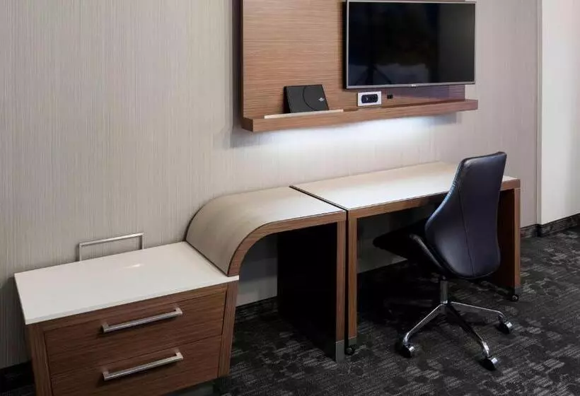 בית מלון כפרי Courtyard By Marriott Houston North/shenandoah