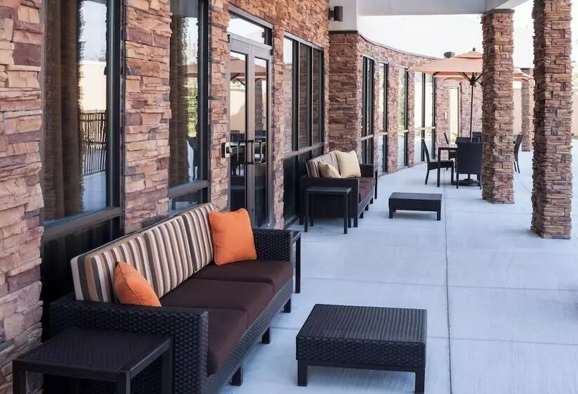 בית מלון כפרי Courtyard By Marriott Houston North/shenandoah