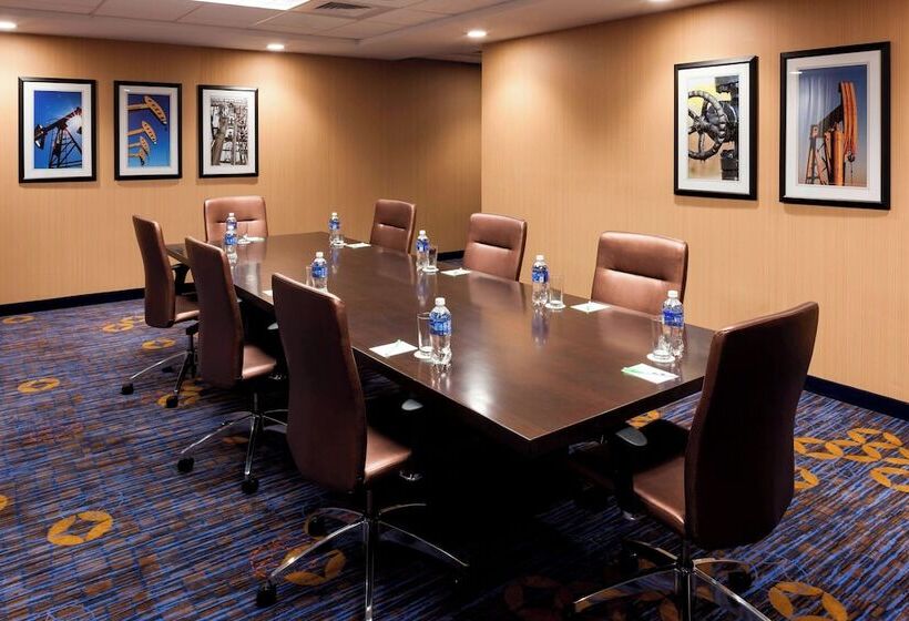 Отель Courtyard By Marriott Houston North/shenandoah