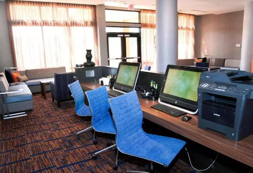 בית מלון כפרי Courtyard By Marriott Jackson Airport/pearl