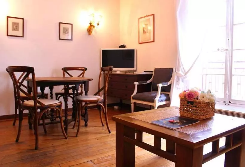 هتل Mithouard Apartment