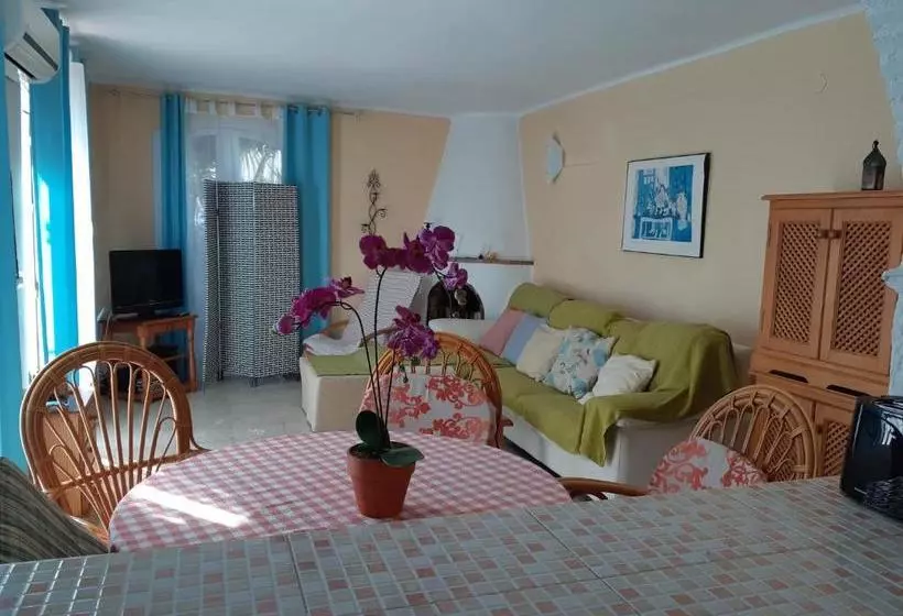 El Capistrano Nerja Guy P. Way